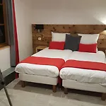ホテル デュ クロシェ 3*