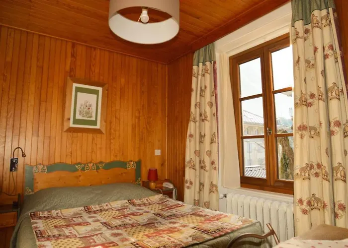 デュ クロシェ 3*