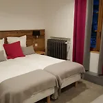 Du Clocher מלון