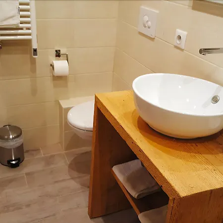 デュ クロシェ 3*