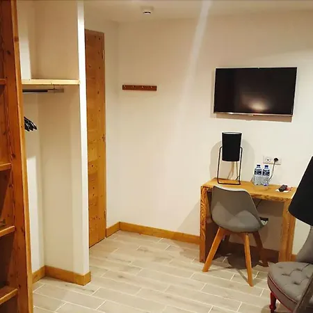 Du Clocher Hotel 3*
