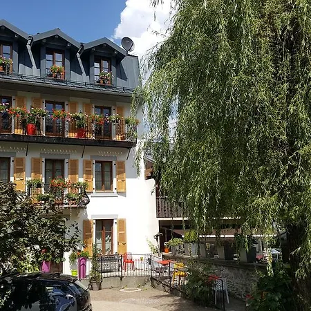 デュ クロシェ ホテル